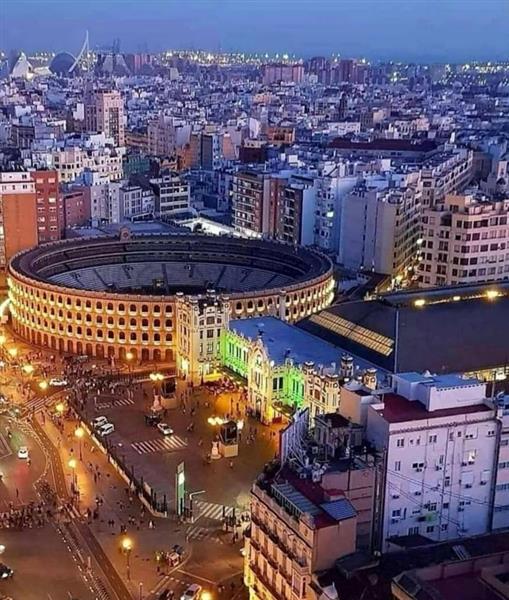 Valencia Plaza de Torros + Estacion de Tren de Norte